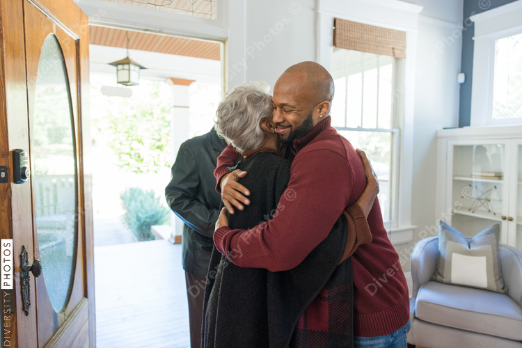 Grandparents greet family for Thanksgiving holiday