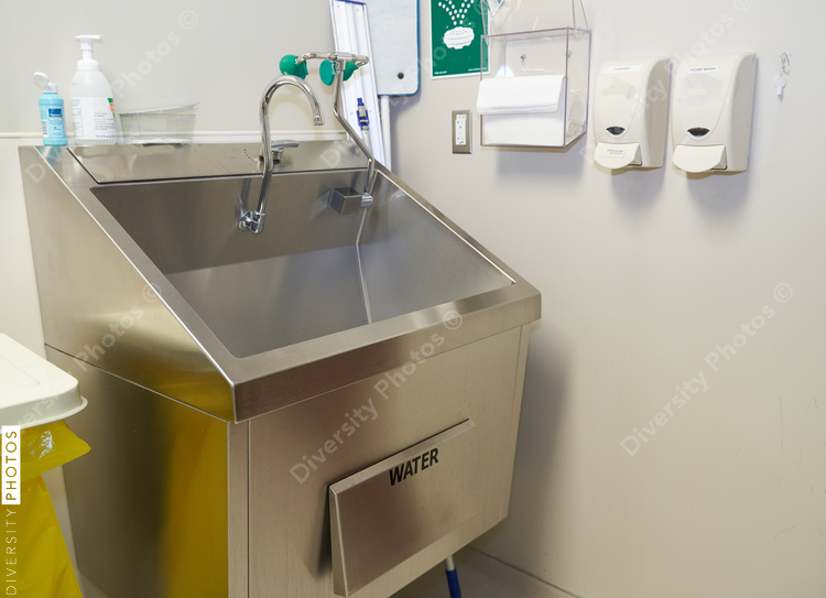 Medical lab hand wash station