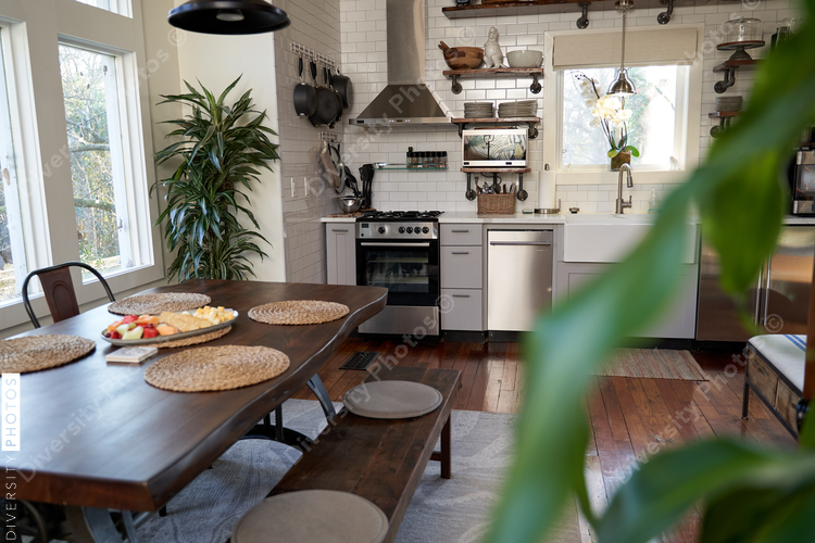 Beautiful interior home, warm and cozy earth tones, kitchen
