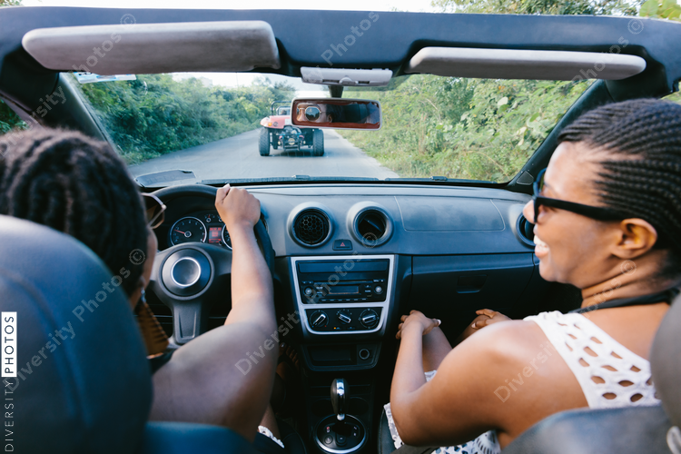 Young friends going on roadtrip