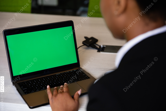 Young businesswoman sales consultant chatting in modern business office