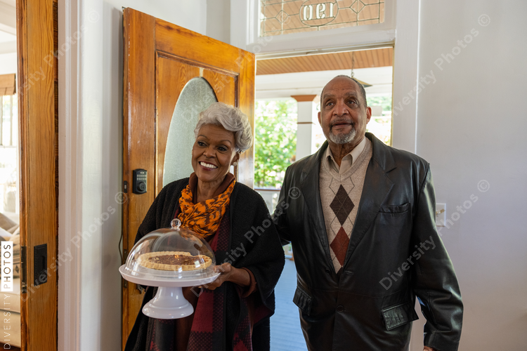Grandparents greet family for Thanksgiving holiday